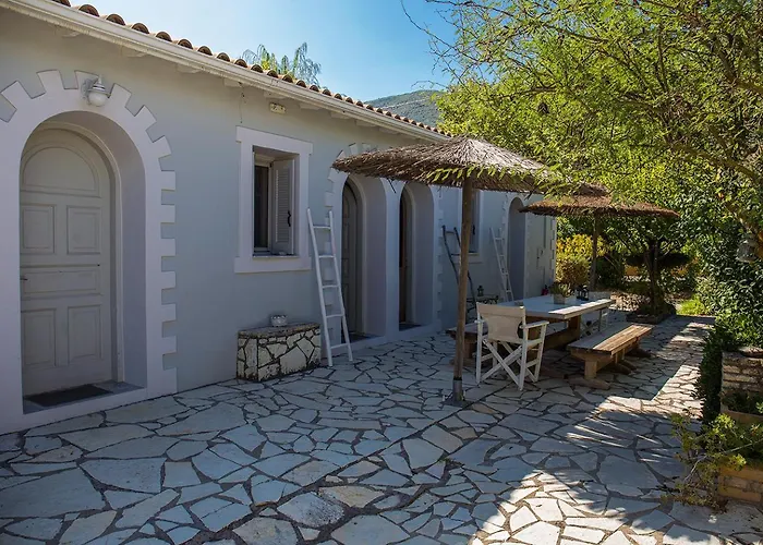 Stavlos Daire *